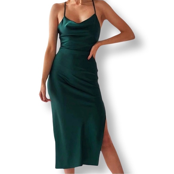 xxxiticat Dresses & Skirts - NWT - Women's Emerald Green Satin Midi Dress - Size Medium